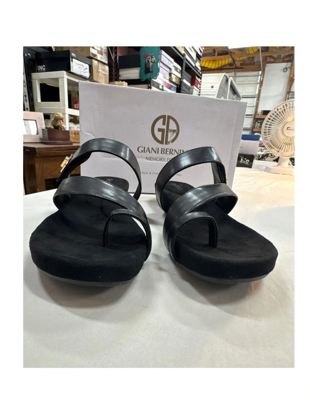 Giani Bernini Black Leather Toe-Loop Slide Sandals with Gold Accent SZ 12